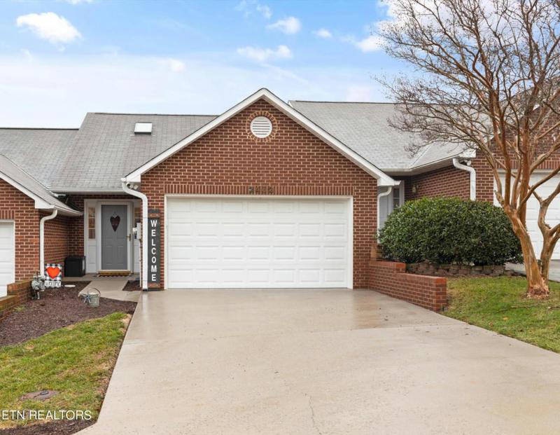 2482 GLEN MEADOW RD, Knoxville, TN 37909 Single Family Residence For Sale  MLS# 1250882 for Rent