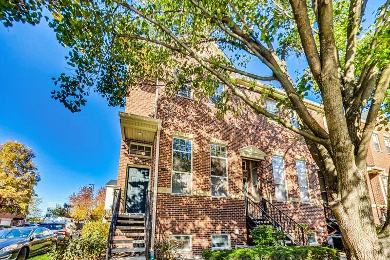 3245 N WASHTENAW AVE, Chicago, IL 60618 Townhouse For Sale  MLS# 11971985