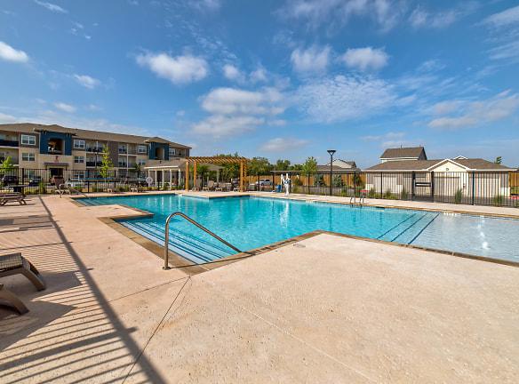 Residences Of Stillwater Apartments - 1401 NE Inner Loop - Georgetown, TX Apartments for Rent