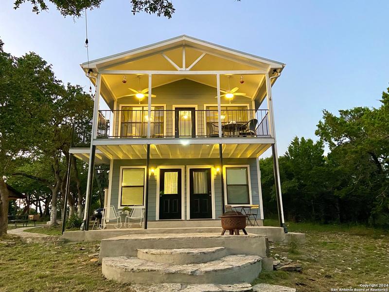 673 Overland Trail, Bandera, TX 78003 for Rent