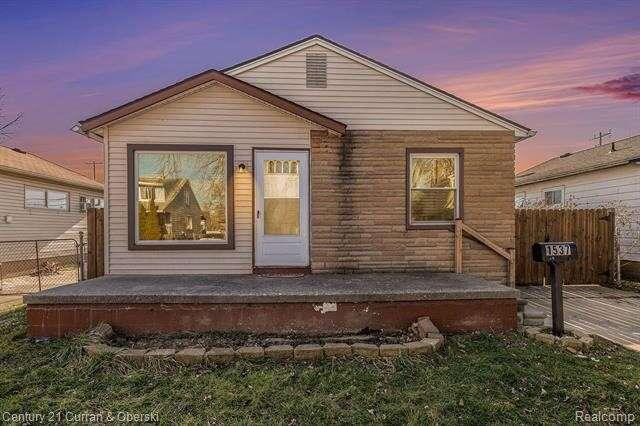 1537 UNIVERSITY Avenue, Lincoln Park, MI 48146  624550379 for Sale