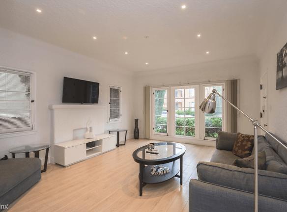 210 S Arnaz Dr - Beverly Hills, CA 90211 - Home For Rent