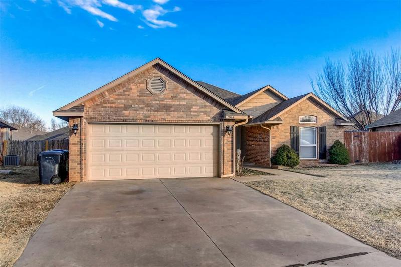 904 SHADY CREEK LN, Yukon, OK 73099 Single Family Residence For Sale  MLS# 1097338