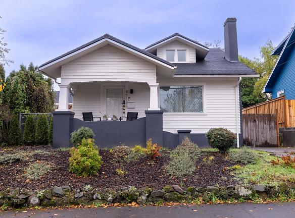 4513 NE 13th Ave unit 1 - Portland, OR 97211 - Home For Rent