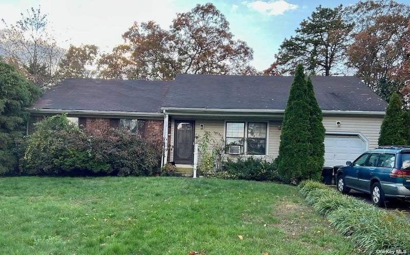 Coram, Suffolk County, NY House for sale Property ID: 418221596
