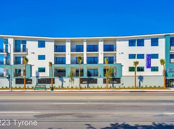 7223 Tyrone Ave - Los Angeles, CA 91405 - Home For Rent