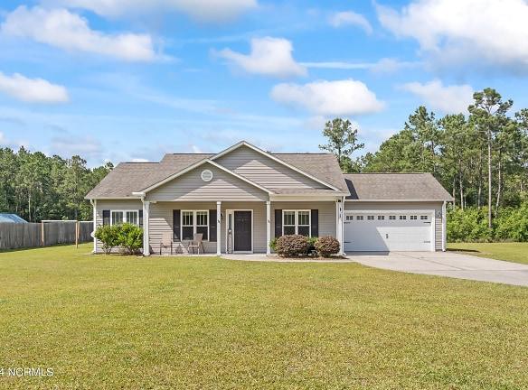 323 Folkstone Rd - Holly Ridge, NC 28445 - Home For Rent