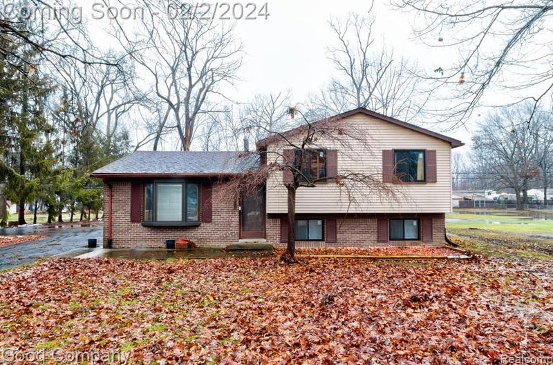 28355 Relda Dr, Brownstown Township, MI 48183 - MLS 20240005755 for Sale
