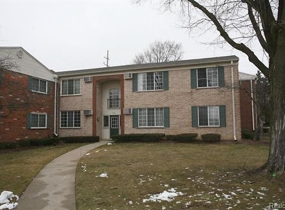 405 Miller Ave #204 - Rochester, MI 48307 - Home For Rent