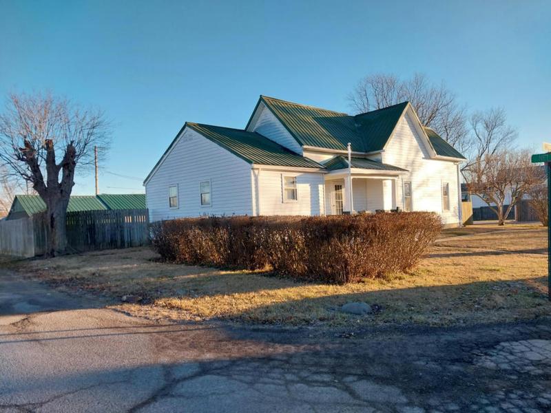 827 WADDELL ST, Greenfield, OH 45123 Single Family Residence For Sale  MLS# 224003203 for Rent