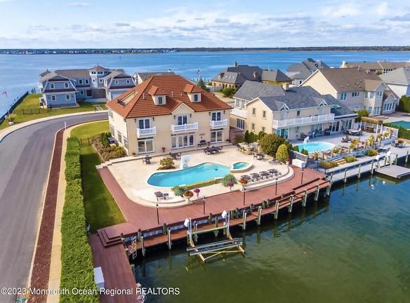 220 Pointe Dr - Mantoloking, NJ 08738 - Home For Rent