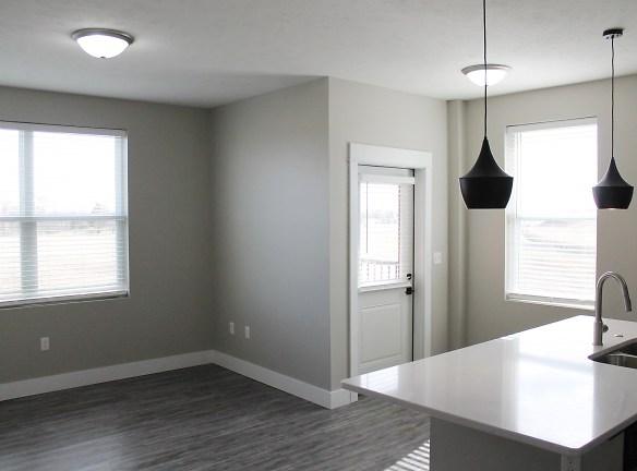 703 W Cedar St unit 5 - Lexington, NE 68850 - Home For Rent