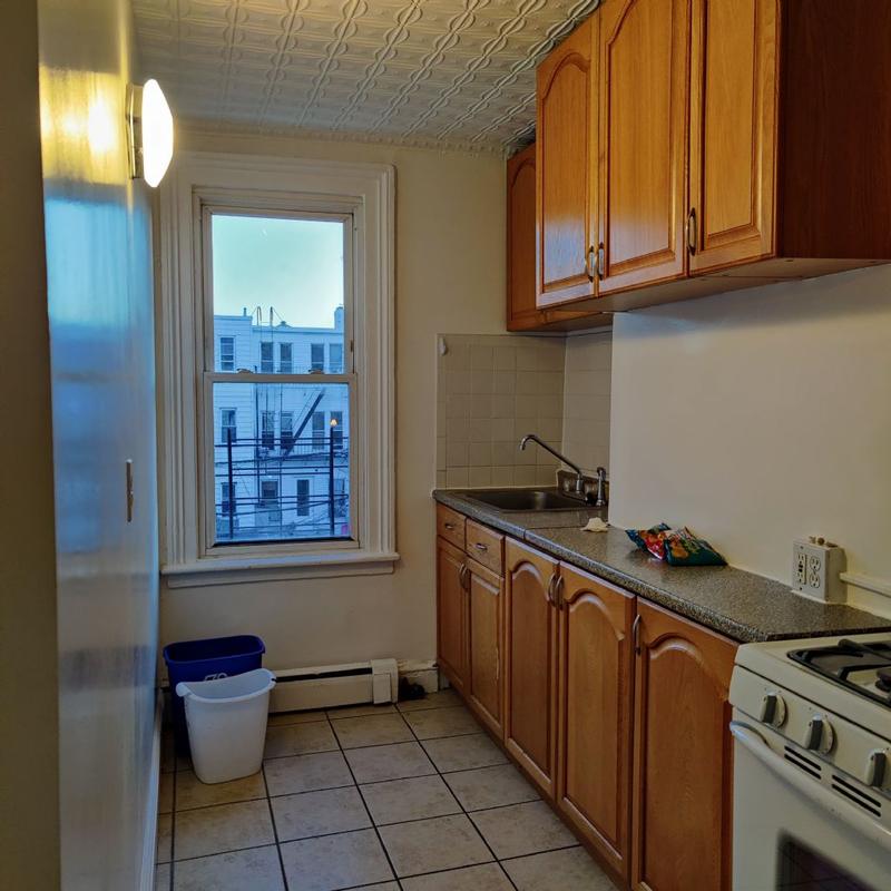 Rental listing in Park Slope, Brooklyn. Contact the landlord or property manager direct about rental.