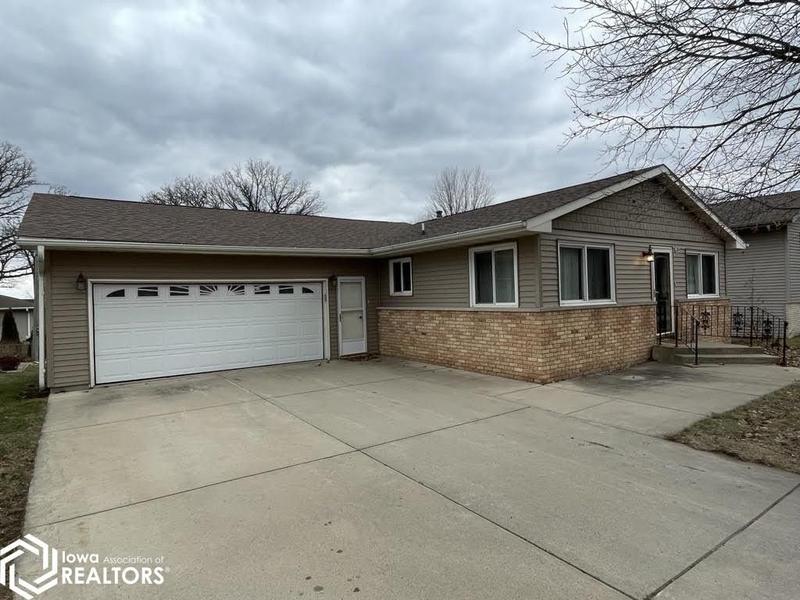 Clear Lake, Cerro Gordo County, IA House for sale Property ID: 418877015