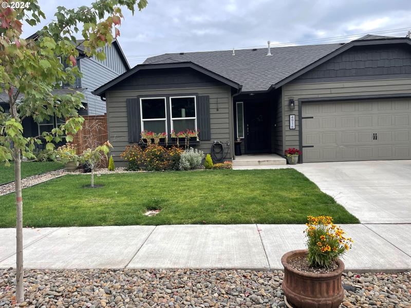4916 Squirrel ST, Springfield OR 97478 for Sale