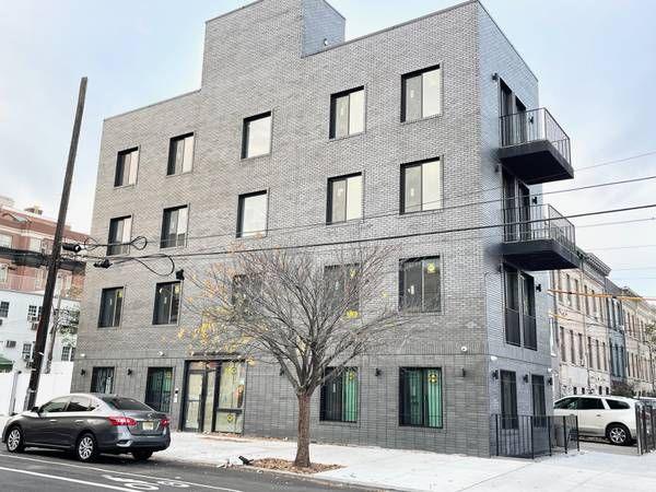 Rental listing in East New York, Brooklyn. Contact the landlord or property manager direct about rental.
