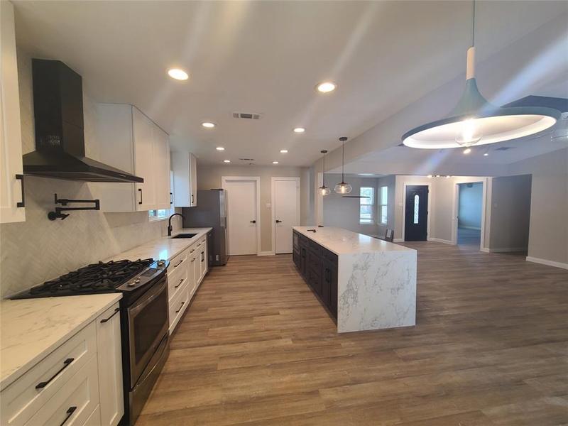 12110 Saxony Ln, Austin, TX 78727 for Rent