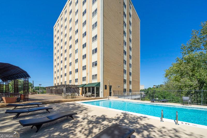 2285 Peachtree Rd NE #UNIT 1401, Atlanta, GA 30309 - MLS 10246936 for Sale
