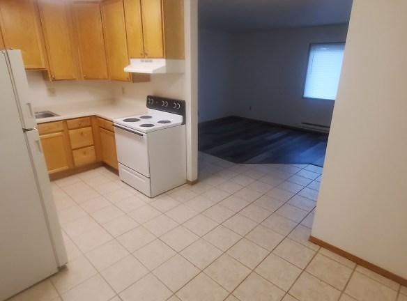 1716 La Cres St unit 82 - La Crosse, WI 54603 - Home For Rent