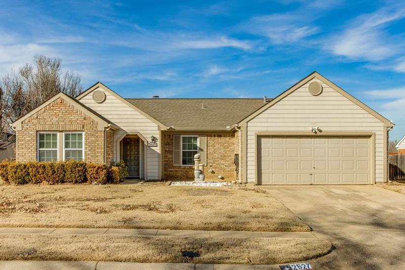 2627 Bayberry Ln, Euless, TX 76039 for Rent