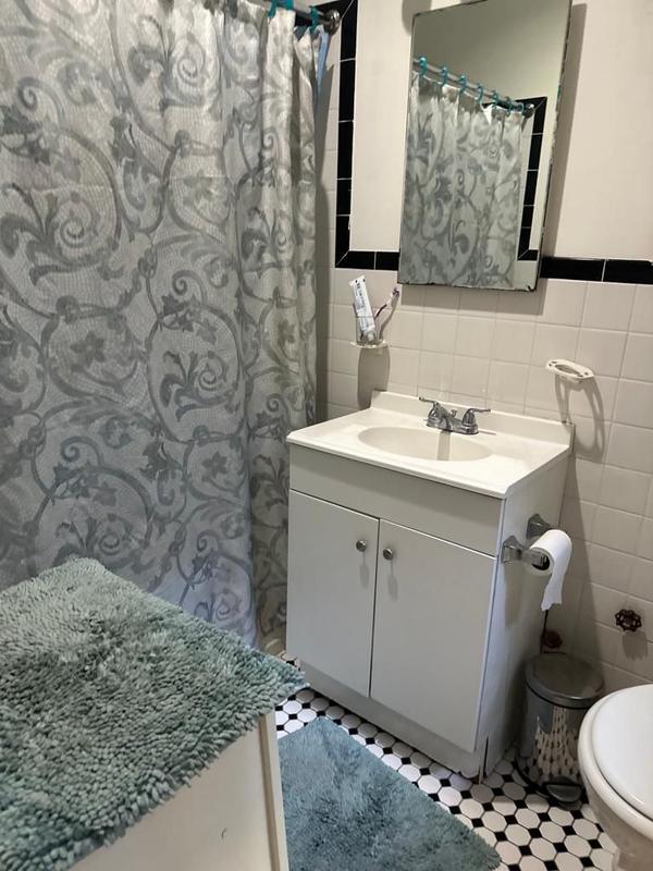 Rental listing in Midtown-East, Manhattan. Contact the landlord or property manager direct about rental.