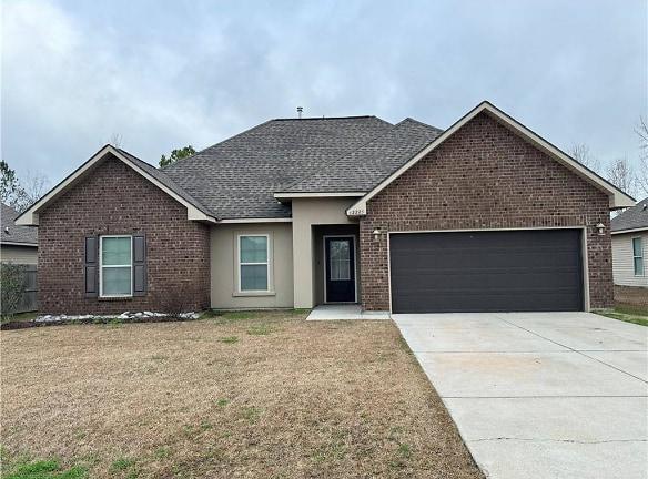 42225 Atmore Pl - Ponchatoula, LA 70454 - Home For Rent