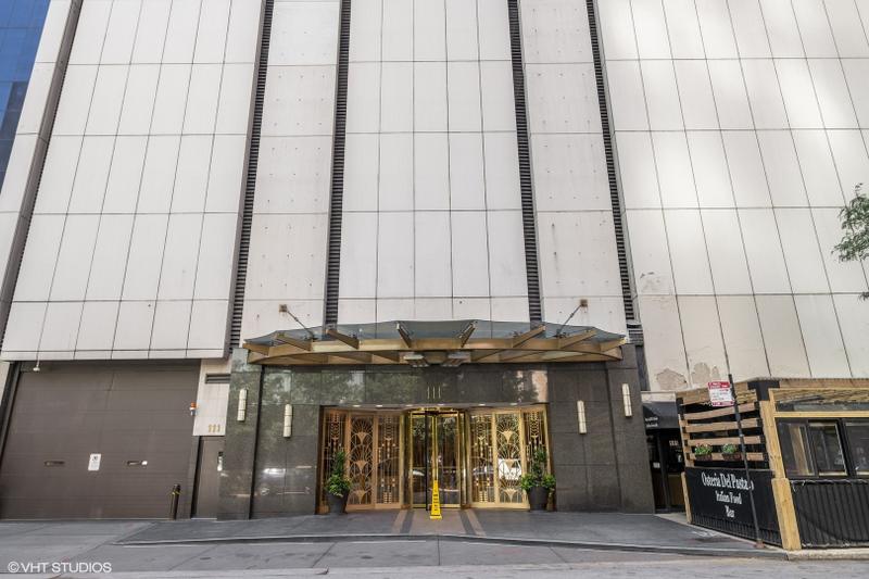 111 East Chestnut Street, Unit 19A, Chicago, IL 60611 for Sale