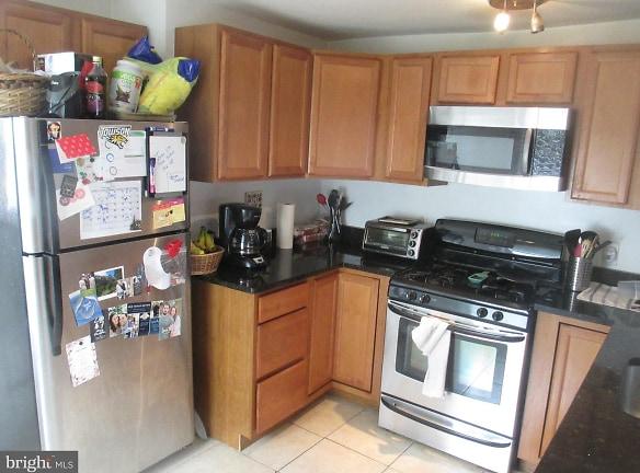 1823 E Pratt St - Baltimore, MD 21231 - Home For Rent