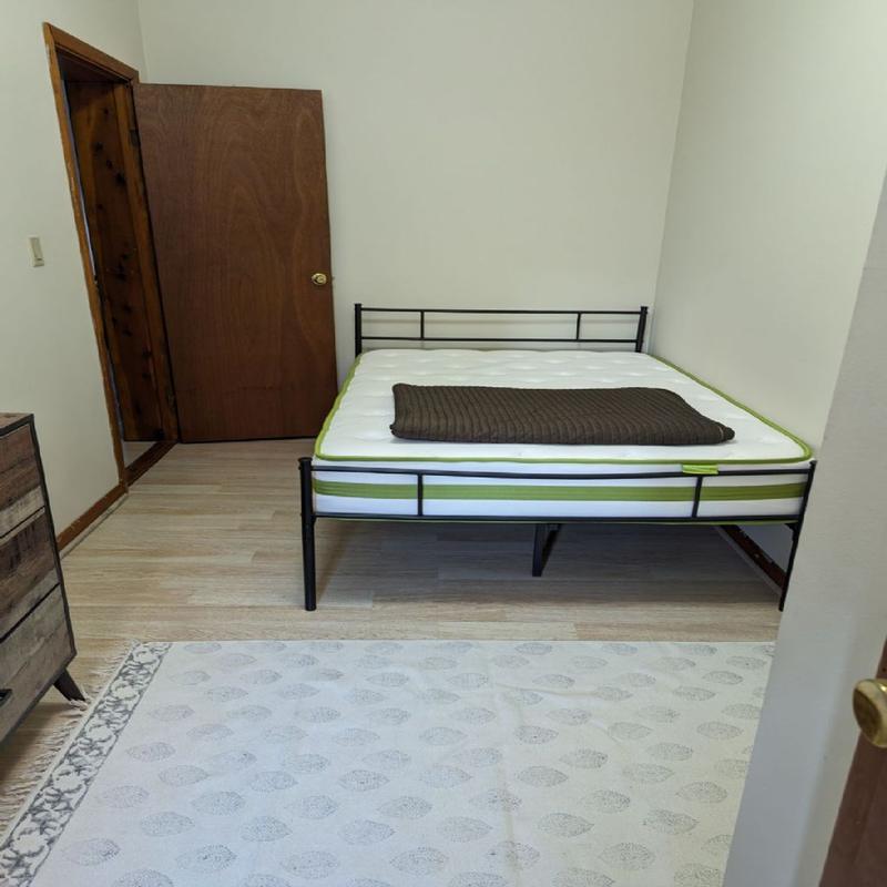 Furnished Astoria, Queens room for rent in 2 Bedrooms, Apartment for 1050 per month. Room ID 4739716