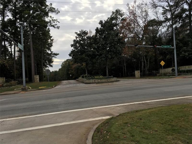 1930 Autumn Ridge Dr, Conroe, TX 77304 for Sale
