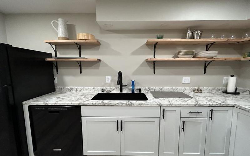 Rental listing in West, Madison. Contact the landlord or property manager direct about rental.