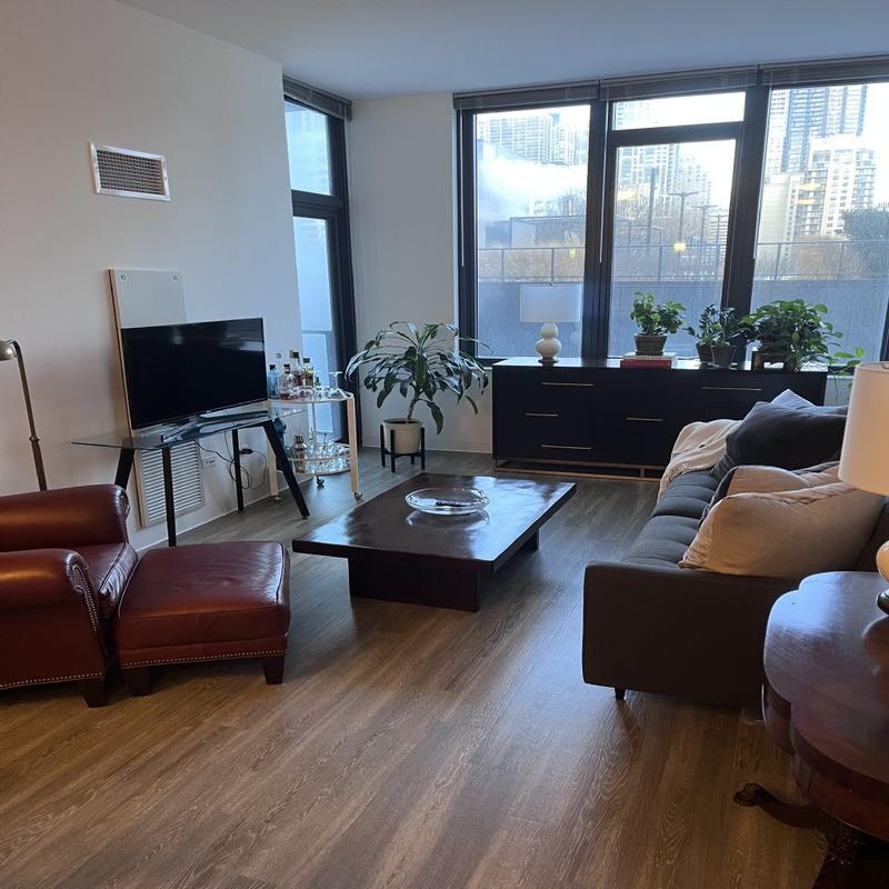 Rental listing in Near North, Downtown. Contact the landlord or property manager direct about rental.