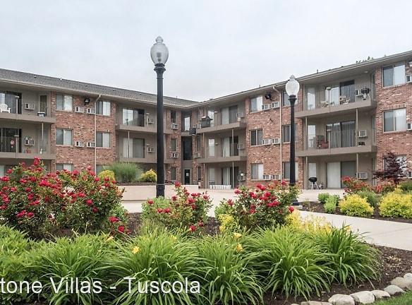 600 E Ficklin St - Tuscola, IL 61953 - Home For Rent