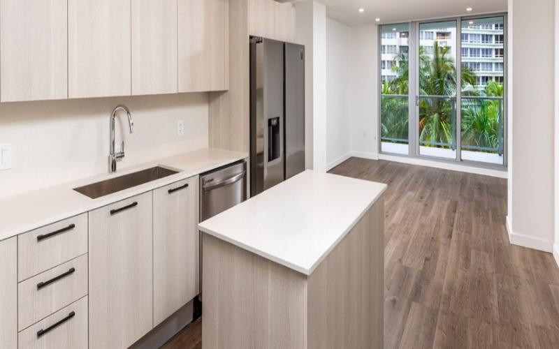 Rental listing in Miami Beach, Miami Area. Contact the landlord or property manager direct about rental.