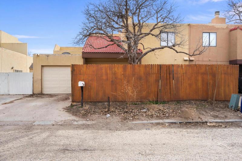 4626 LA VIDA NUEVA DEL NORTE SW, Albuquerque, NM 87105 Townhouse For Sale  MLS# 1057016