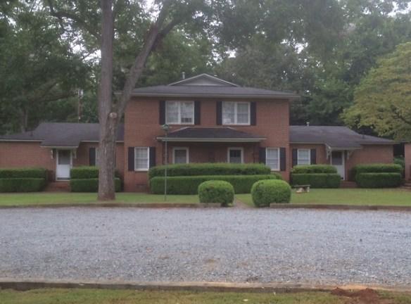 910 Hanbird Dr - Americus, GA 31709 - Home For Rent