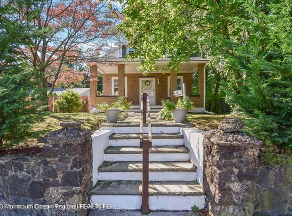 57 Memorial Pkwy - Atlantic Highlands, NJ 07716 - Home For Rent