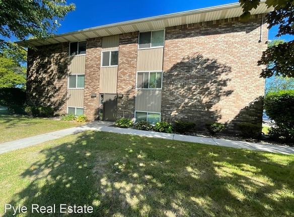 2820 Eldora Dr - Toledo, OH 43613 - Home For Rent