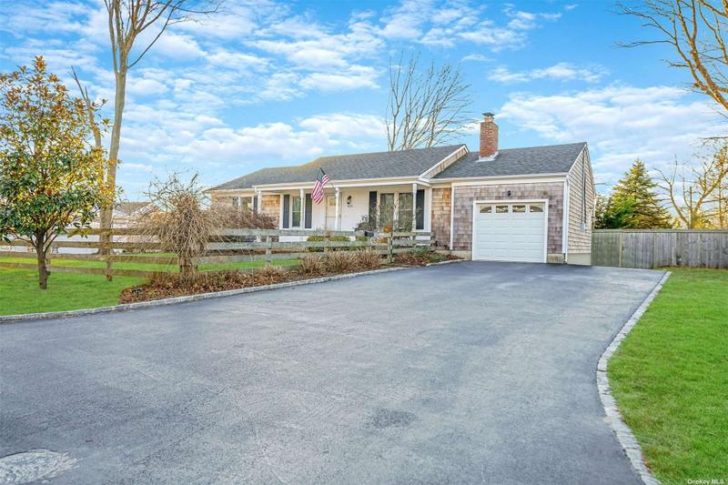 426 Grove Avenue, Patchogue, NY 11772 for Sale