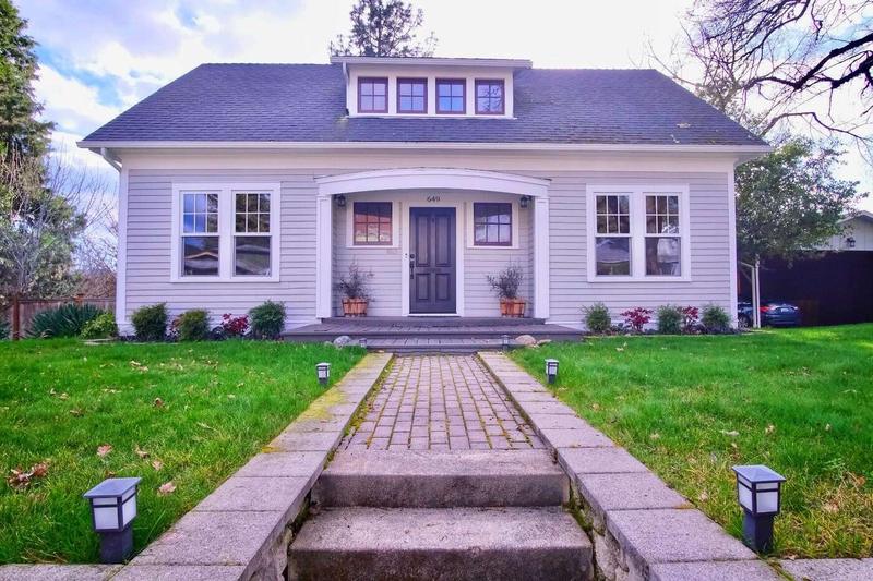 649 NW B Street, Grants Pass, OR 97526  624534222 for Sale