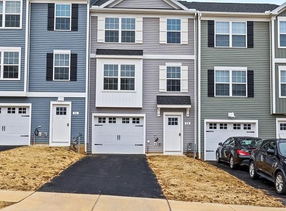 12428 Jackson Ave - Waynesboro, PA 17268 - Home For Rent