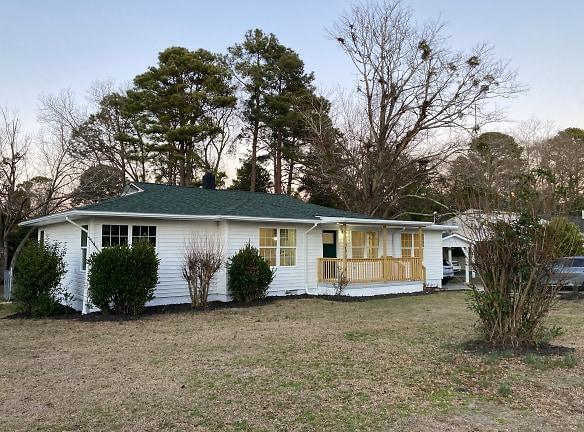 203 Post Ave - Fayetteville, NC 28301 - Home For Rent