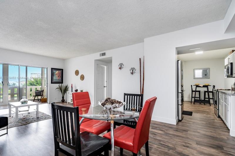 4330 Hillcrest Dr #306, Hollywood, FL 33021 - MLS A11519452 for Sale
