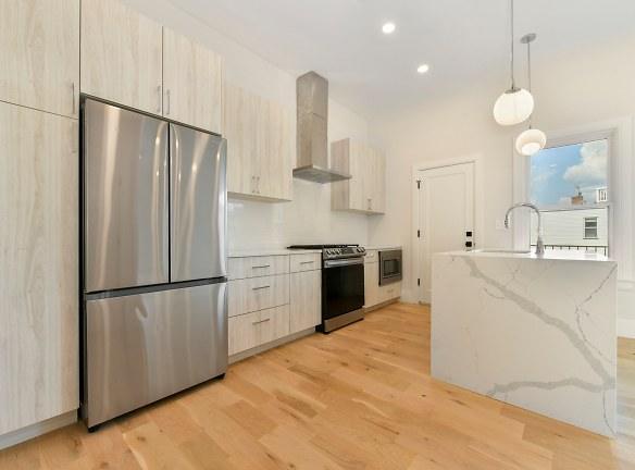 200 Maverick St unit 4 - Boston, MA 02128 - Home For Rent