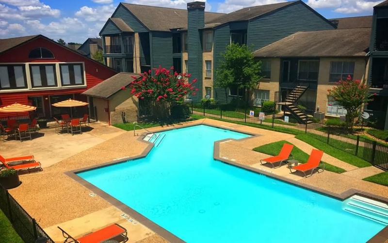 Rental listing in Medical Center, Inner Loop. Contact the landlord or property manager direct about rental.