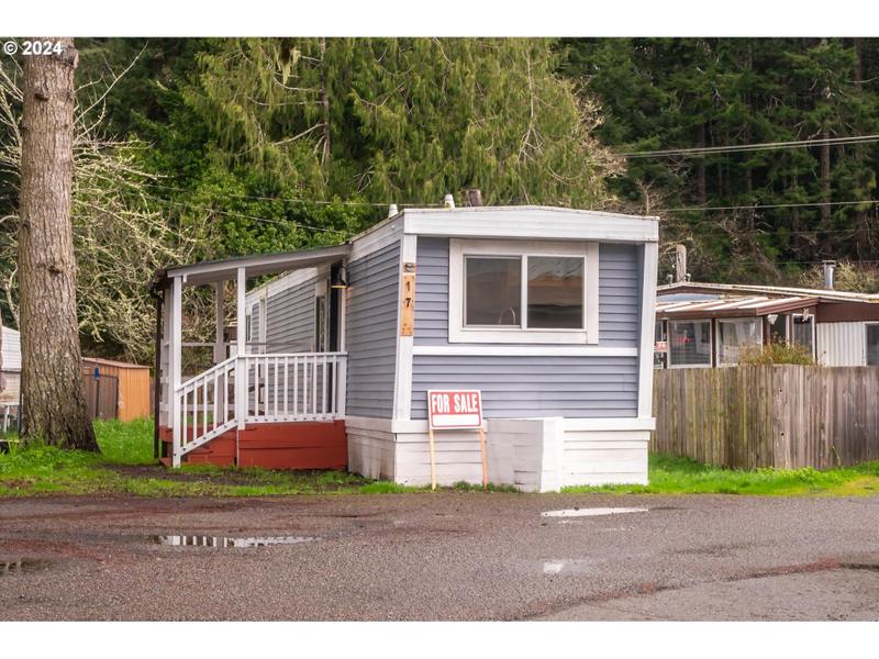 67624 Spinreel 17A, North Bend OR 97459 for Sale