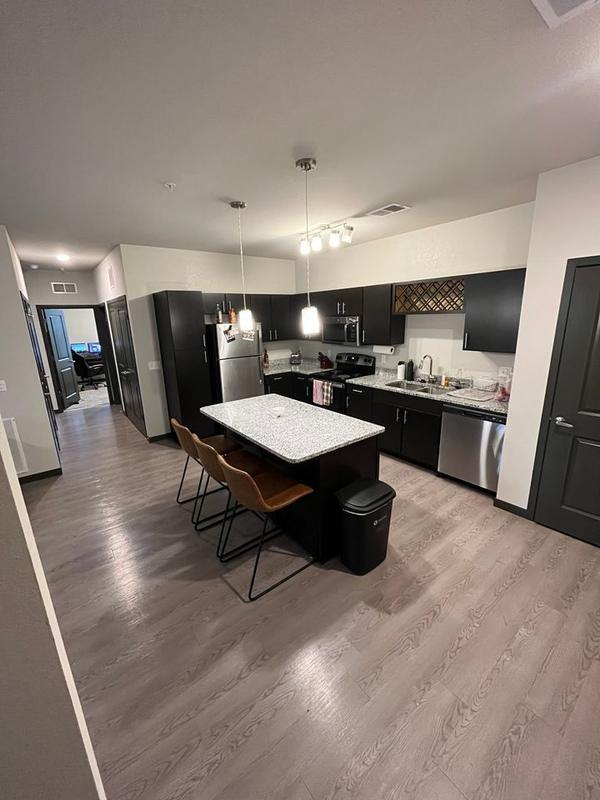Rental listing in West, Madison. Contact the landlord or property manager direct about rental.