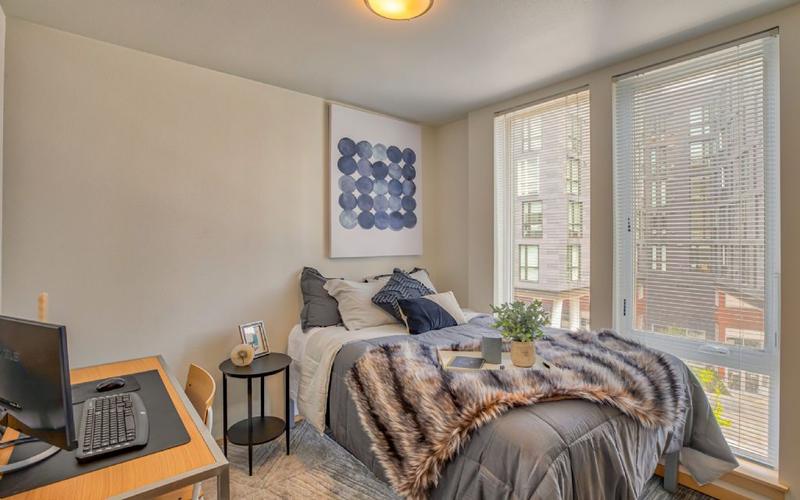 Rental listing in University District, Seattle Area. Contact the landlord or property manager direct about rental.