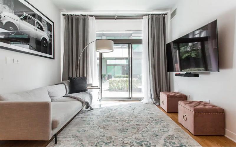Rental listing in West Loop, Downtown. Contact the landlord or property manager direct about rental.