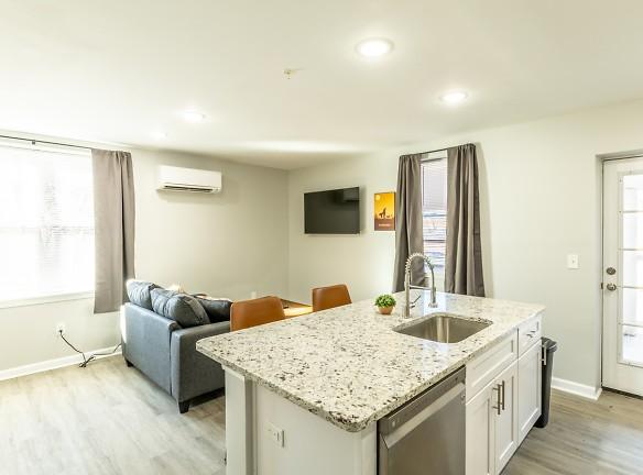 1329 Riverdale Dr unit 10 - Charlottesville, VA 22902 - Home For Rent